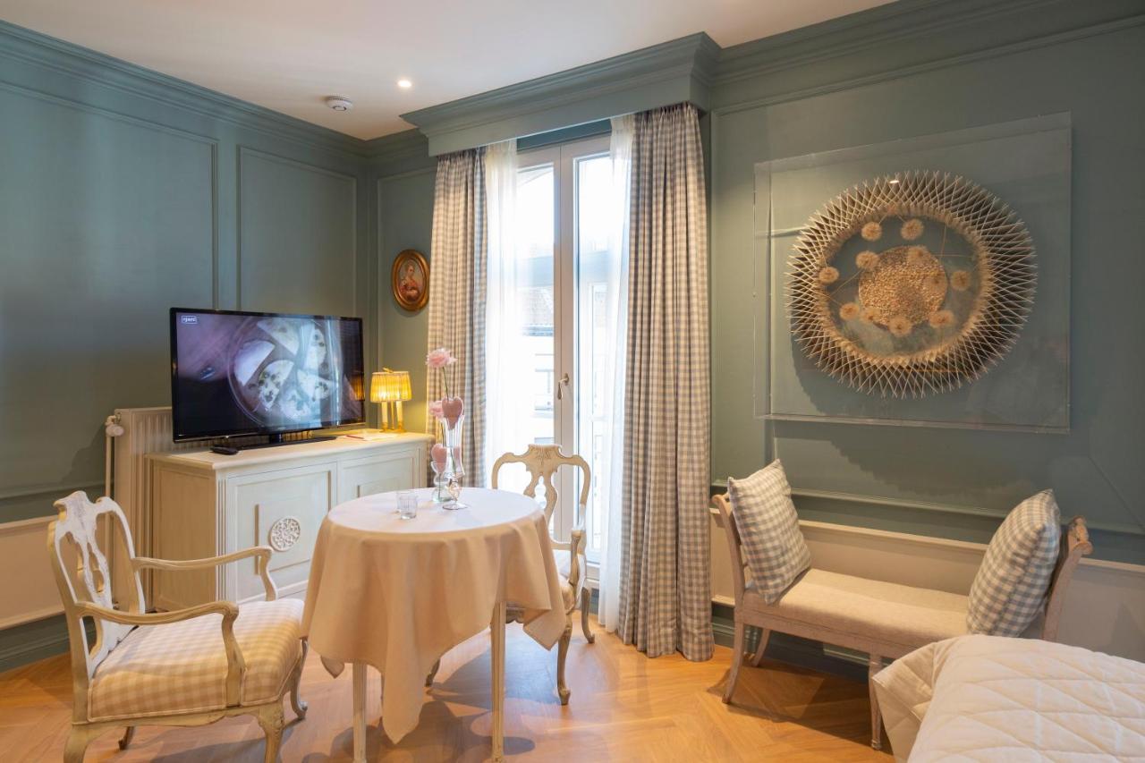 Guesthouse Mirabel บรูจส์ ภายนอก รูปภาพ