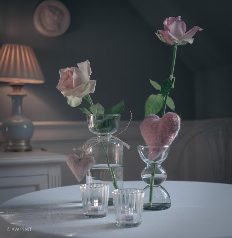 Guesthouse Mirabel บรูจส์ ภายนอก รูปภาพ